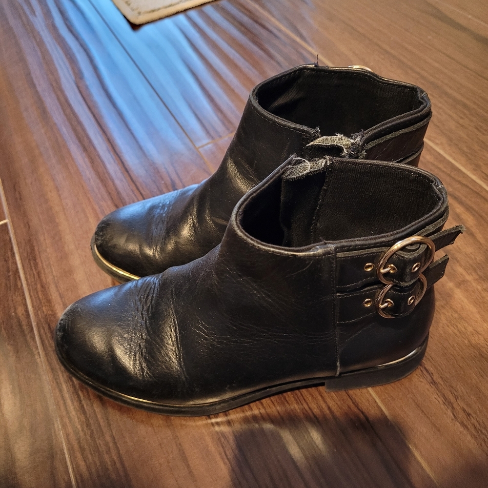 Girls boots